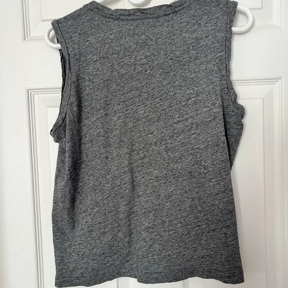 Gray and Pink Sleeveless Tops - Picture 5 of 8